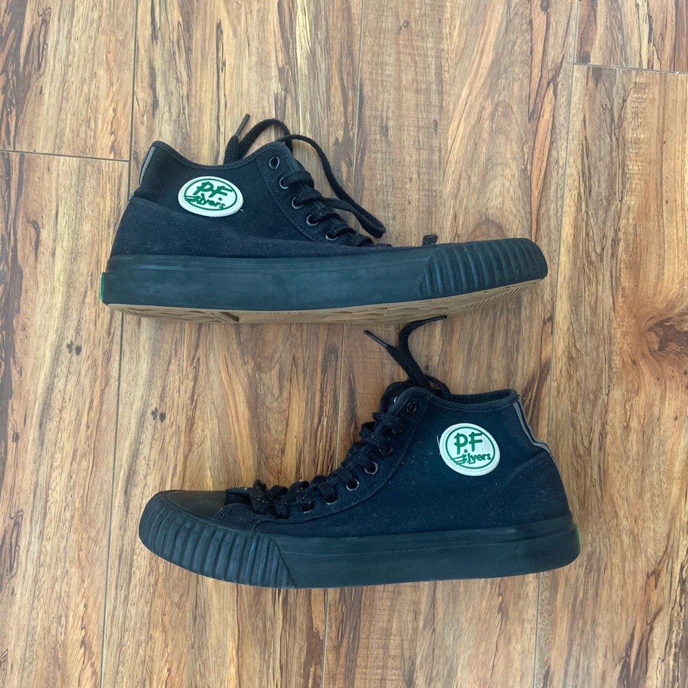 Pf flyers